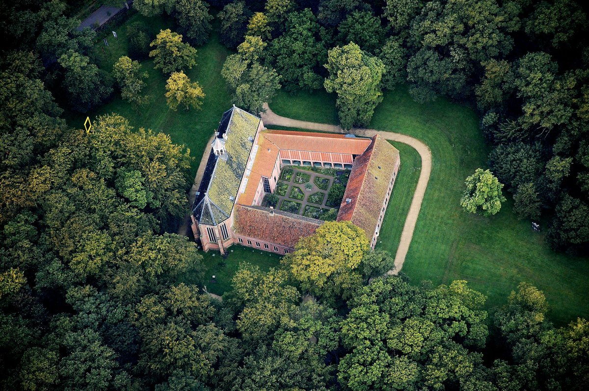 NapPasNL's tweet photo. Wel eens een #klooster bezocht uit 1465? Nu mogelijk met je #NapPas, geniet van de #historie, https://t.co/b0jtJRmRrF https://t.co/TZLA07n5SE