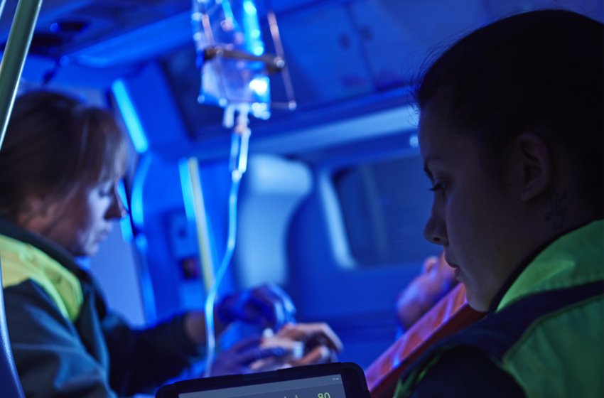 Smart_Health_'s tweet photo. Los pacientes controlarán mejor su propia salud con el #5G según @ericsson https://t.co/aoe33846uc https://t.co/cfZeiXVMlz