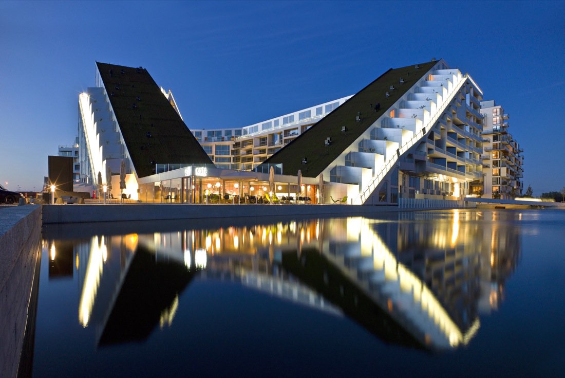 KTA_Architects's tweet photo. #8House, also known as #BigHouse, is a large mixed-use #development built in the shape of a #figure8 in #Copenhagen , Denmark. #Architecture https://t.co/7ZAWHeQ6vo