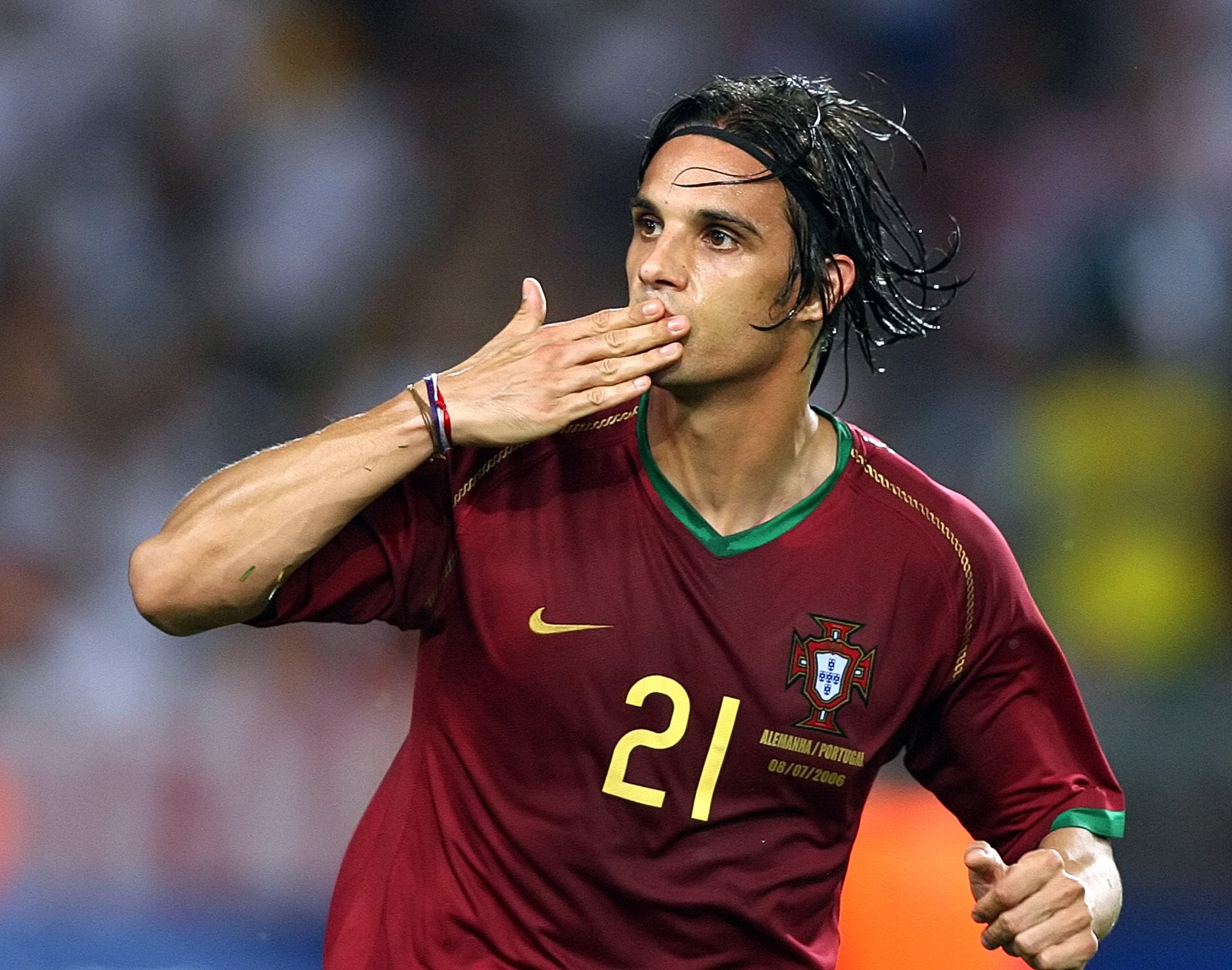 Happy birthday, former Portugal forward Nuno Gomes!     