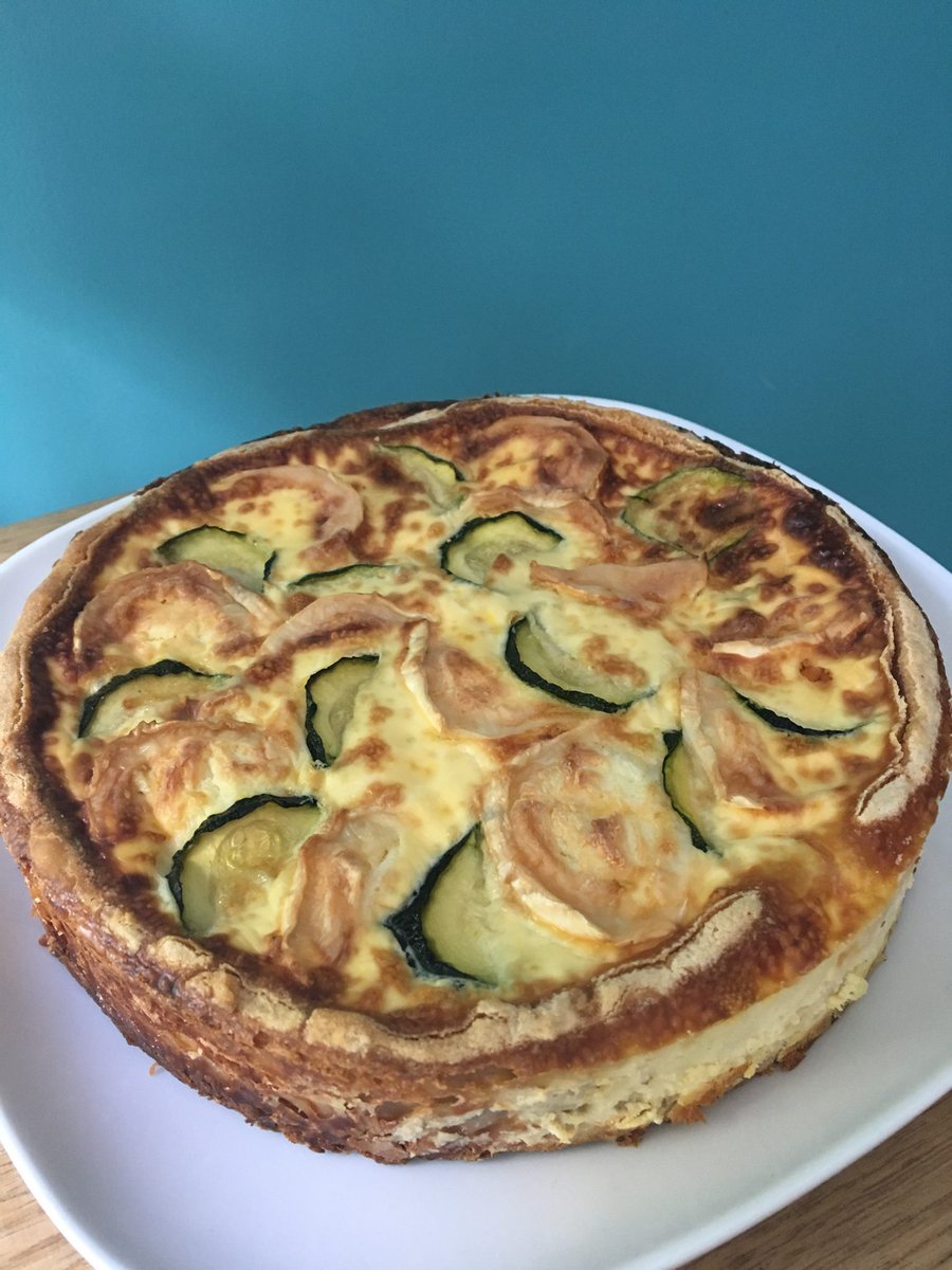 BecauseGus's tweet image. Ouhh .. on nous dit qu'il y a aussi des tartes salées qui sont #sansgluten chez @moneclair 😛 Trop cool !  👉 crwd.fr/2tltX1R