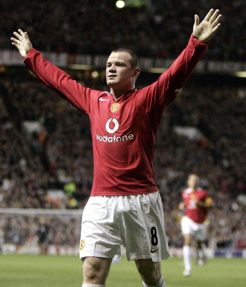 RedorDead07's tweet photo. Are the rumors true is our Captain about to leave &amp; return to Everton? been fantastic over the years is the time right RT yes Fav no #mufc https://t.co/LIW5696Dvn