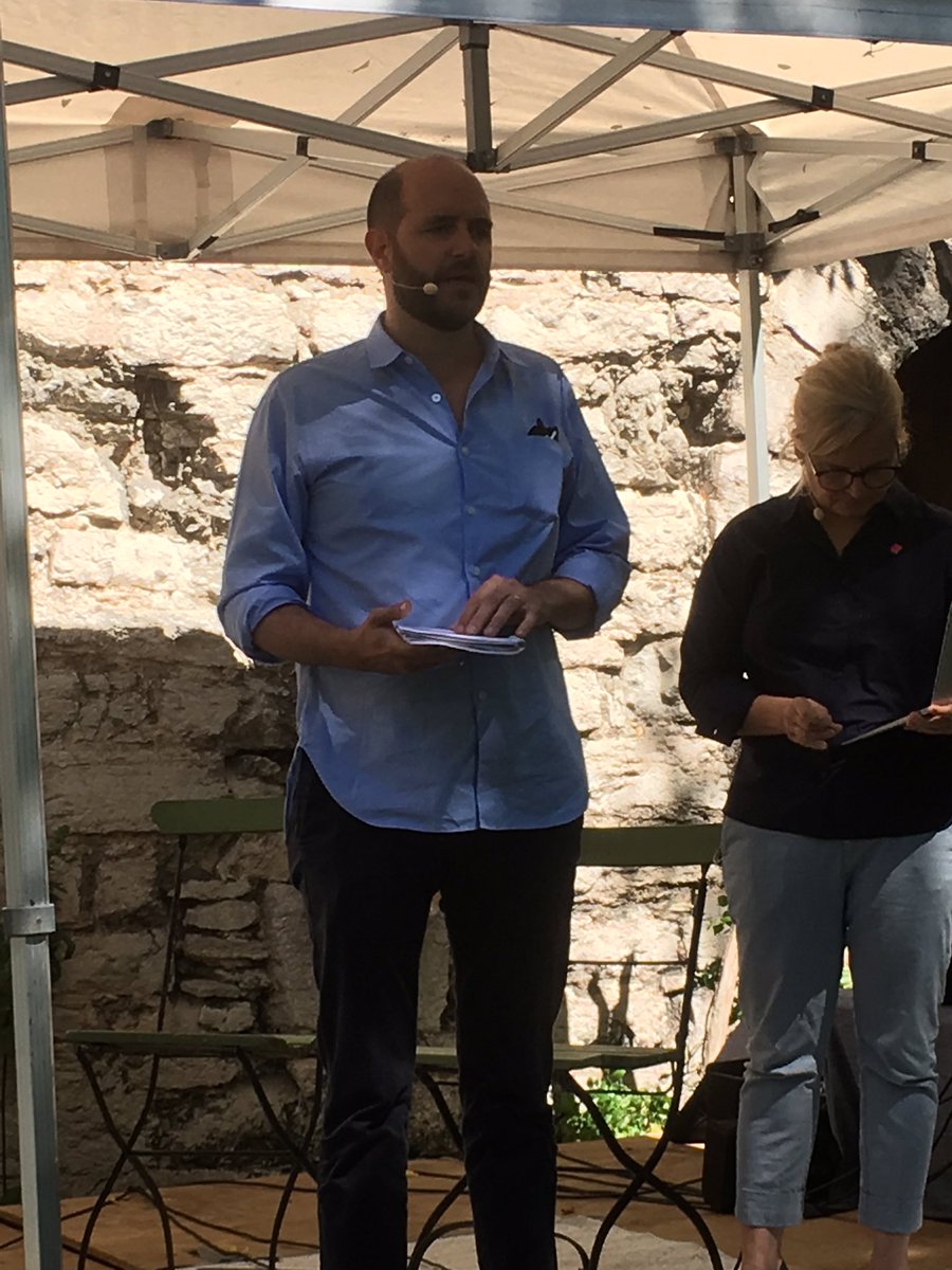 Ungaakademin's tweet photo. @HjerlingLeffler fr @Ungaakademin om #openscience i #almedalen #OSVASvbib https://t.co/fENkVKKhXR