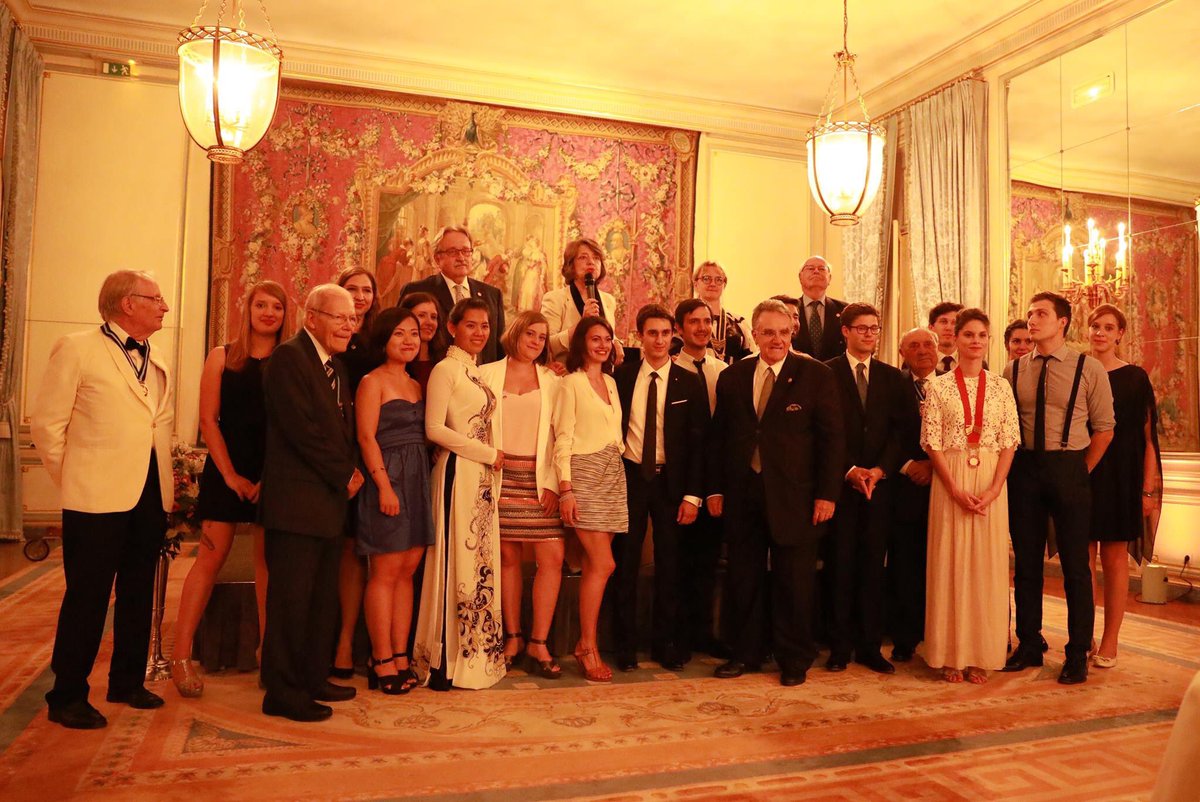 RACParisOuest's tweet photo. Au Cercle de l'Union interalliée, avec notre club parrain du #Rotary Paris Ouest, nous avons effectué notre passation de pouvoir ! https://t.co/IXuPeV5Qot