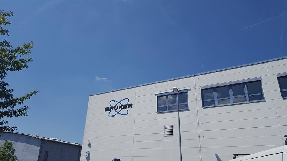 #Werbetechnik #Gewerbehallen #Industriehallen #Logo #Aludibond #Gefräst #Einkauf #Marketing pinstripe.de