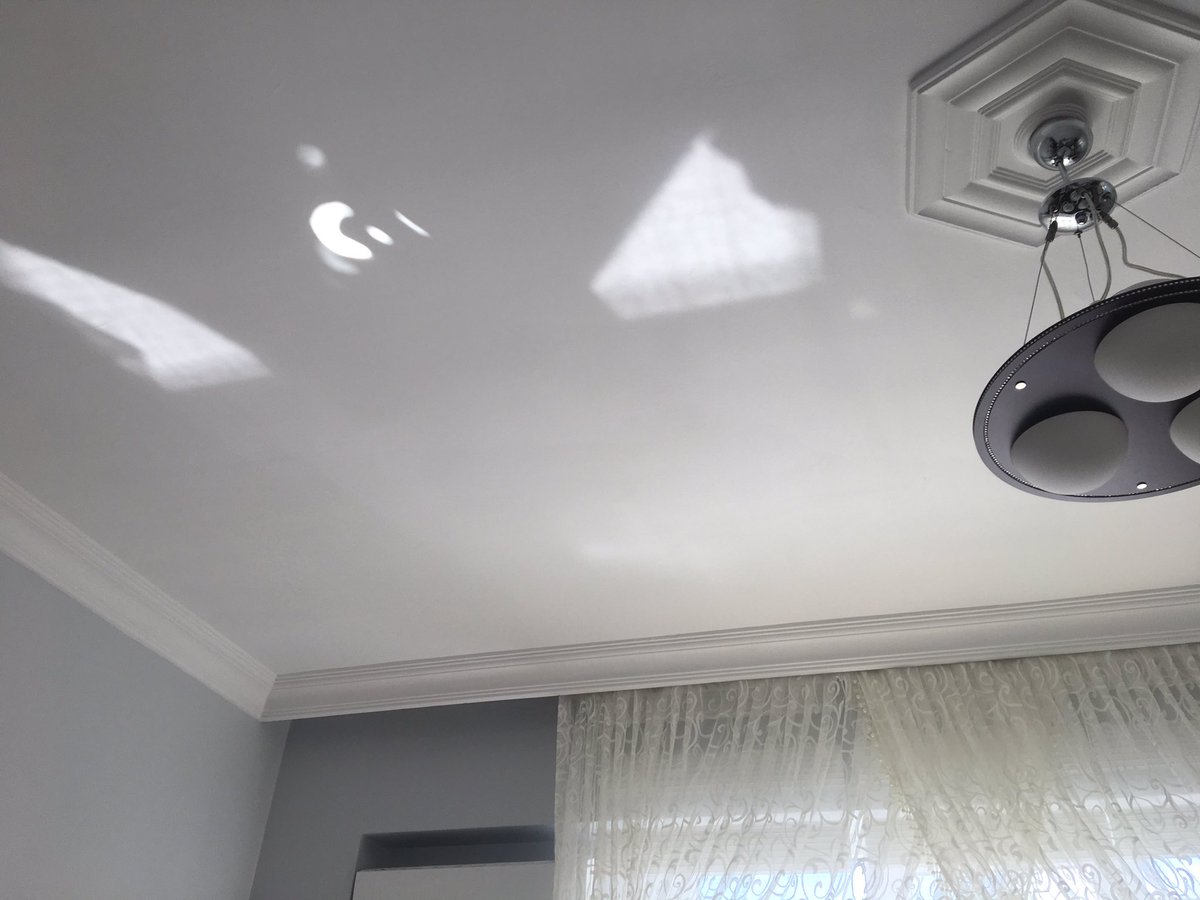 Yeterki içinde bayrak aşkı olsun😊 sabah güneşi evin içine yansıması🇹🇷🇹🇷