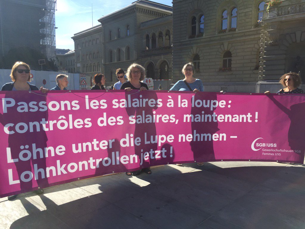 danielbuchs's tweet image. Ce matin sur la #place_fédérale... pour une juste #égalitédessalaires