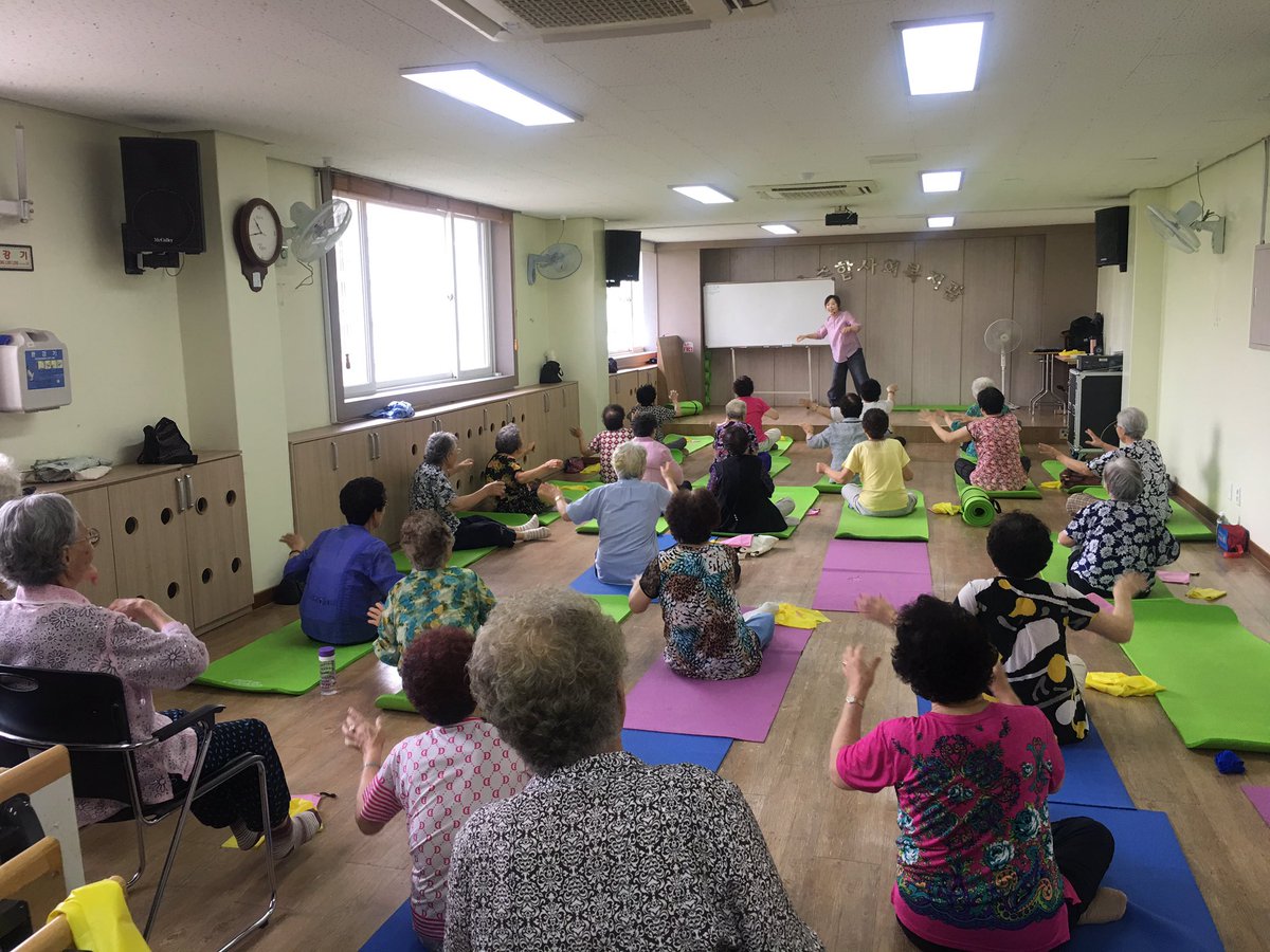 #한솔종합사회복지관 매주 수요일은 #어르신 들이 #기체조 와 #라인댄스 를 하며 건강해지는 날 입니다🤗 헛둘헛둘! 우리 어르신들 항상 #건강 하시길 바랍니다 🙏💕