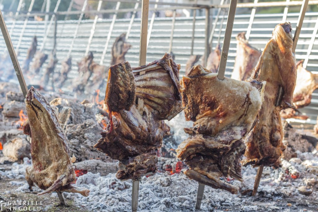 Barbetour in #Sardegna: capretti alla #brace per una "giostra" ricca di gusto #grandigrigliate bit.ly/2tPajyl