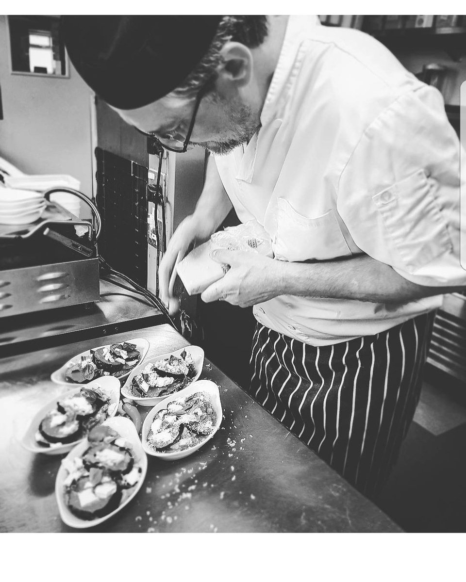 <a href="/MoffatTodd/">Todd Moffat</a> looking very moody and professional in black and white prep shot  😎 #Dorchester #Dorset