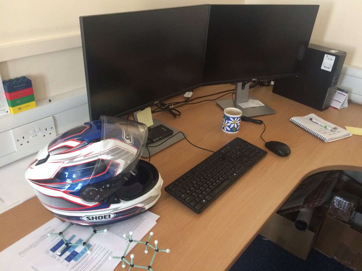 littleghoti's tweet image. Glorious ride to work this morning. All the traffic seemed to be headed in the opposite direction. #vrooooom