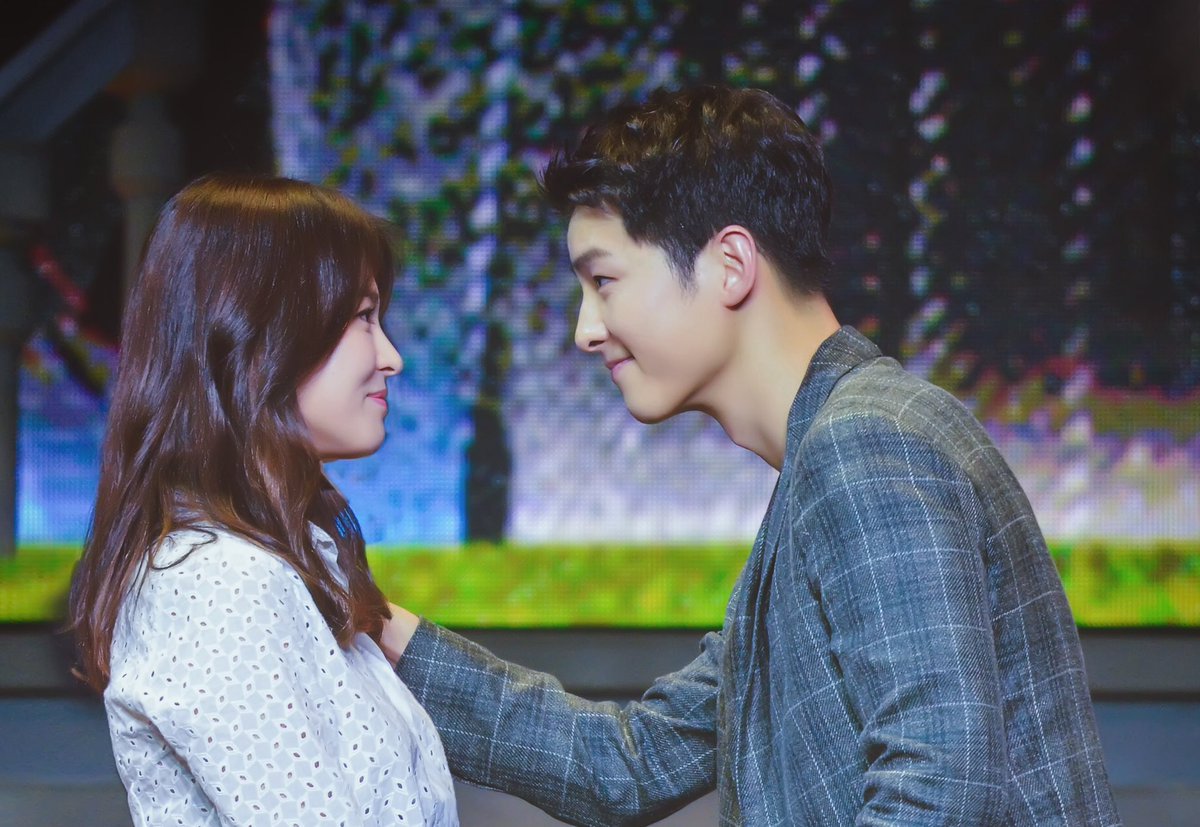 _aurorarain_'s tweet photo. How #SongHyeKyo fell in love with #SongJoongKi... I FEEL SO HAPPY. HAPPY TEARS. ❤️ #SongSongCouple https://t.co/2JfhcosJvZ