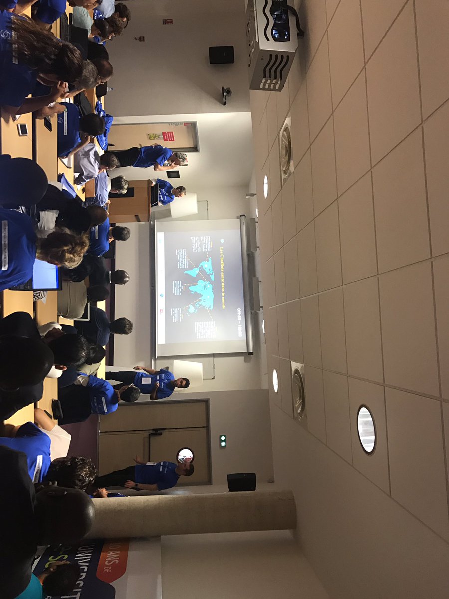 Clara_Thibault's tweet image. Hacker le #paludisme avec un robot ? Why not! #hackmalaria #chatbotchallenge #pierrefabre