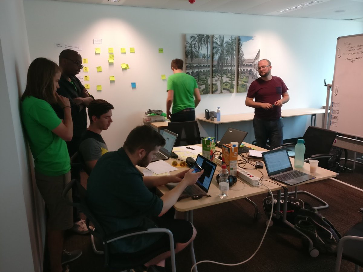 OpenKnowledgeBE's tweet photo. Day of full-speed coding ahead! Teams try to build in 1 day what they want to achieve in 1 month #hackathon #oSoc17 https://t.co/qlXtRtHY4E