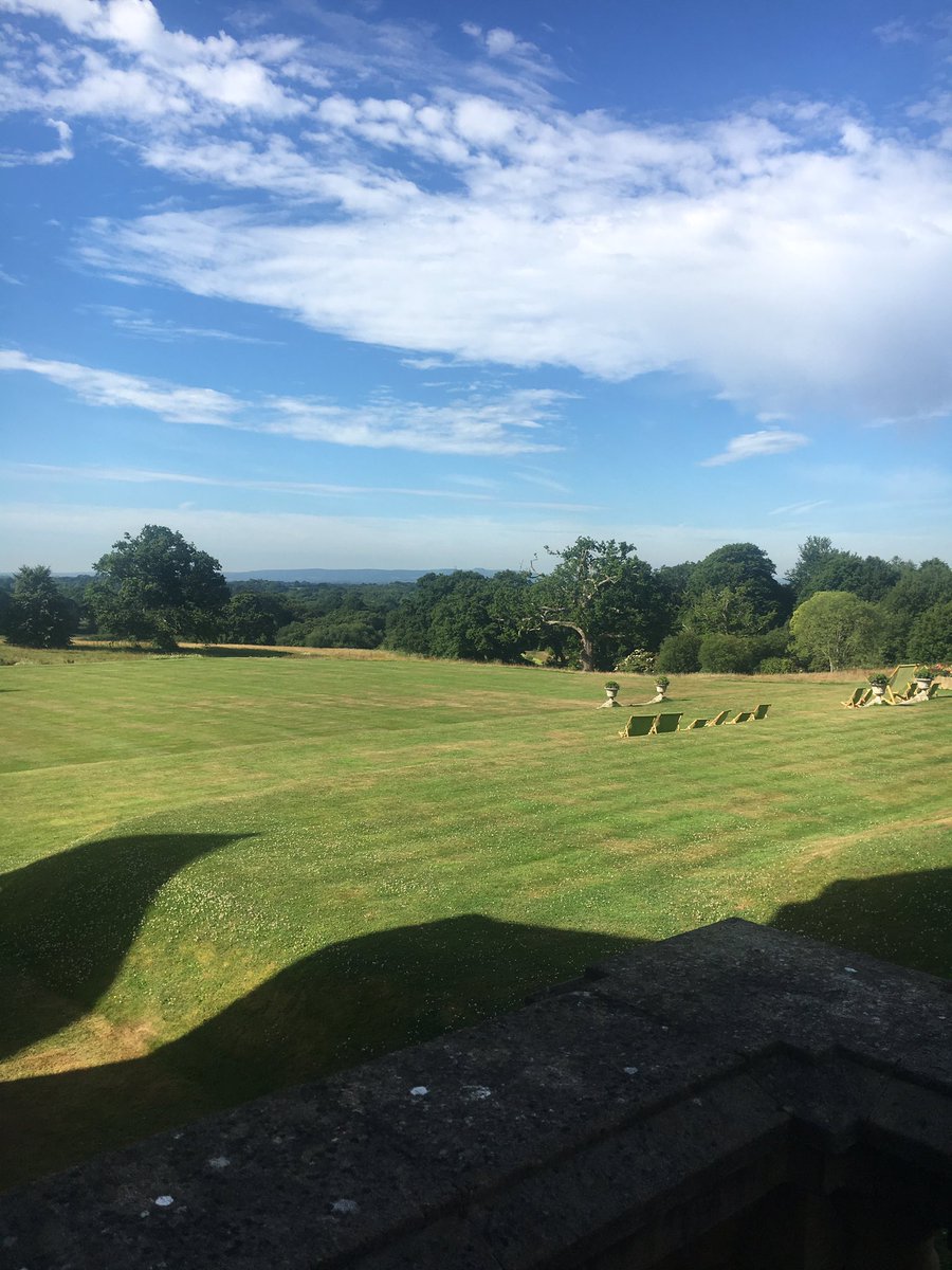 JustineRayner's tweet photo. Not a bad view to start the day @SouthLodgeHotel https://t.co/7alfUwKMLy