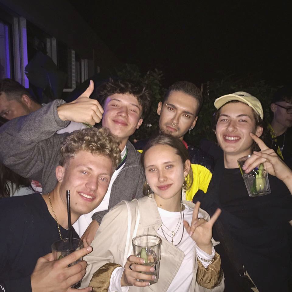 DD9RH7uXoAANoV1.jpg (960×960)