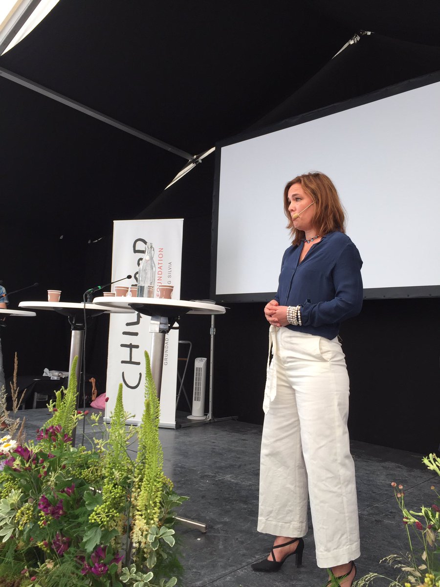 Trots riktlinjer från FN, forskning och erfarenheter om att barn mår bäst av att växa upp i en familj ökar antalet barnhem <a href="/WorldChildhoodF/">Childhood</a>