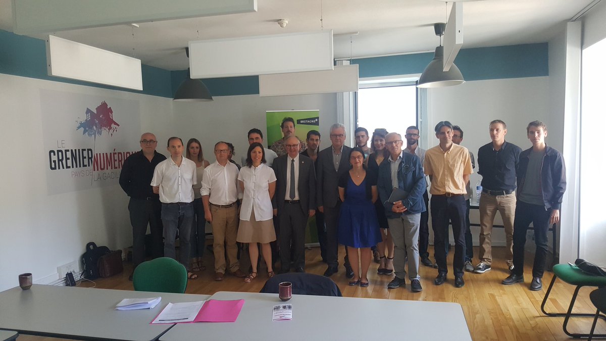 grenier_numeriq's tweet image. #POGrenierNumerique Photo de classe ☺👍📸 #stratups #digital #numerique #LaGacilly