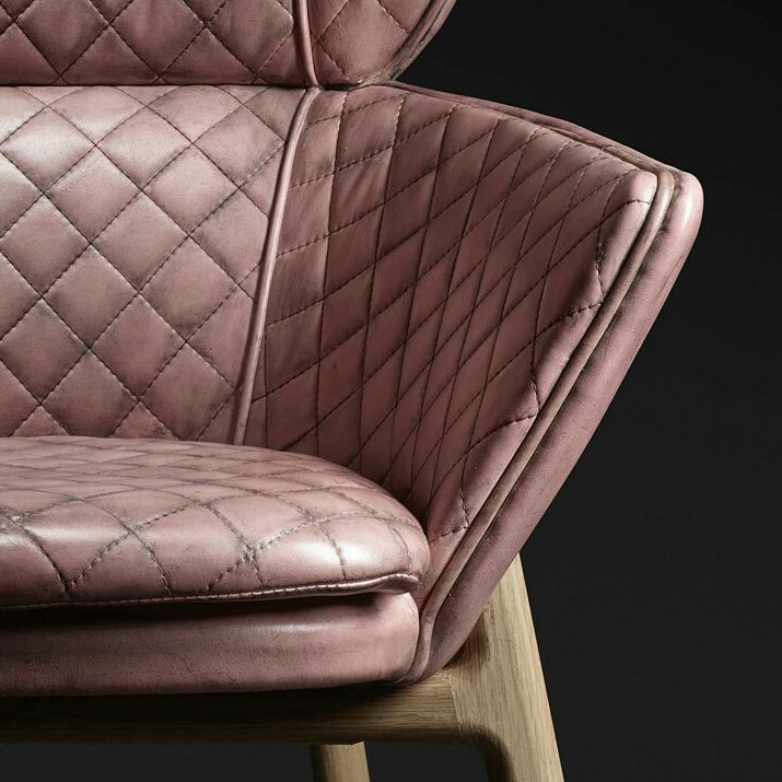 Davidfoxdesign's tweet photo. Have you seen our luxury hand dyed leather chair https://t.co/3EA7bowdoB #fleminghowland #luxuryleather #classicallybritish #designthinking https://t.co/EaQFcTCJmm
