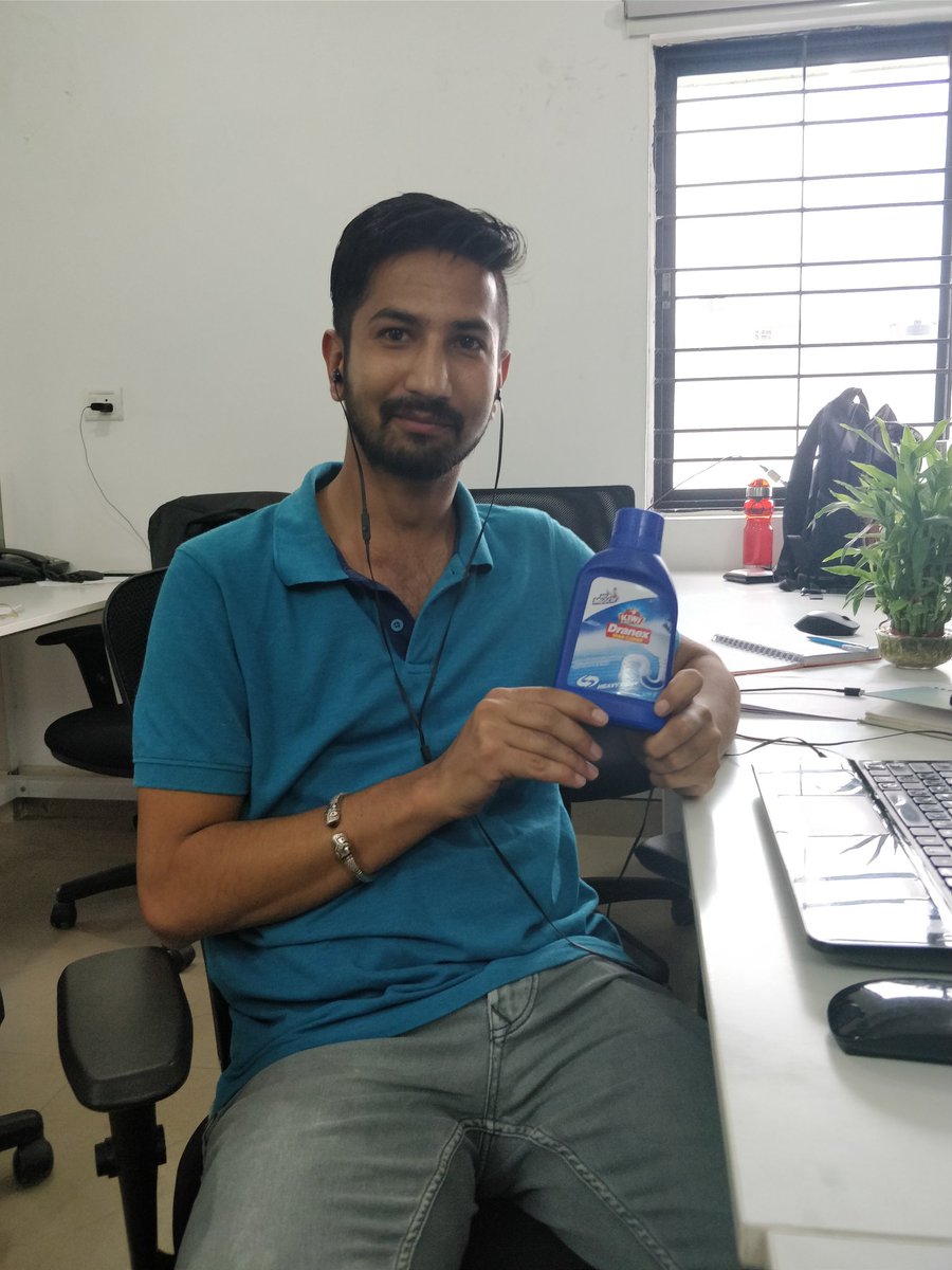 RimjhimSaikia's tweet photo. @SCJohnson #Dranex promotions live from office! #toomuchwork #swatchbharat https://t.co/BhZRO31Oz1
