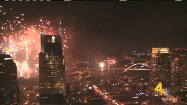 NashvilleTenn's tweet photo. Estimated crowd of 240,000 attended #Nashville fireworks https://t.co/Uq6qU1xX7P https://t.co/FxaoaHvGR8
