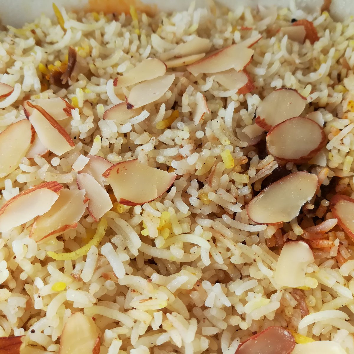 spicecharmer's tweet photo. Behrouz biryani for lunch #BiryaniBOSS #foodtalkindia #BuzzFeed #lbb #vscofood #nomnomnom #foodie #foodpic #Bloggerlife #ReviewsDay https://t.co/eoDLx787l6