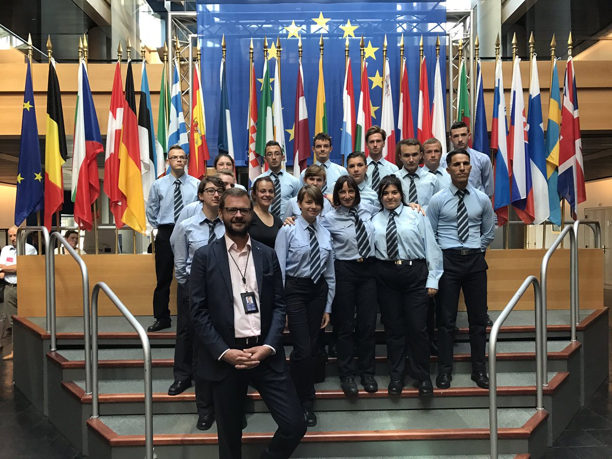 Accueil des étudiants de l'<a href="/EpideDoullens/">EPIDE de Doullens</a> au Parlement européen de #Strasbourg 🇪🇺 <a href="/EPIDE_Officiel/">EPIDE - Compte officiel</a> <a href="/PE_FRANCE/">Parlement européen (compte archivé)</a>