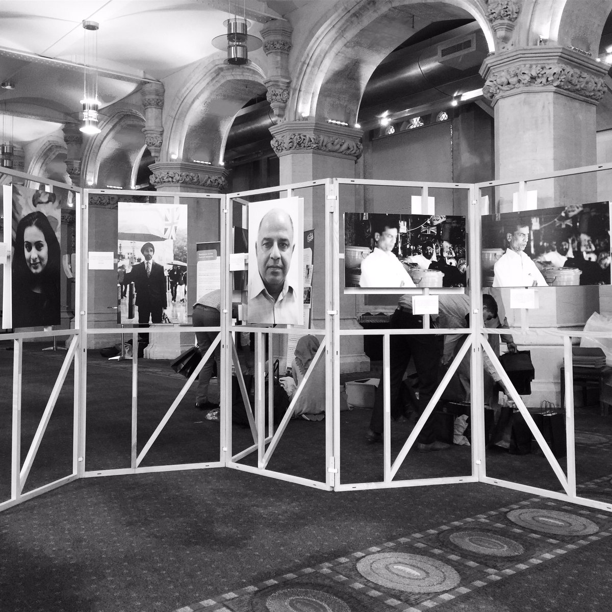 #ModularDisplayFrames by @theMobileStudio for @TheGTP_ #DervishCreative at the beautiful LiveryHall @GuildhallLondon *available for hire*