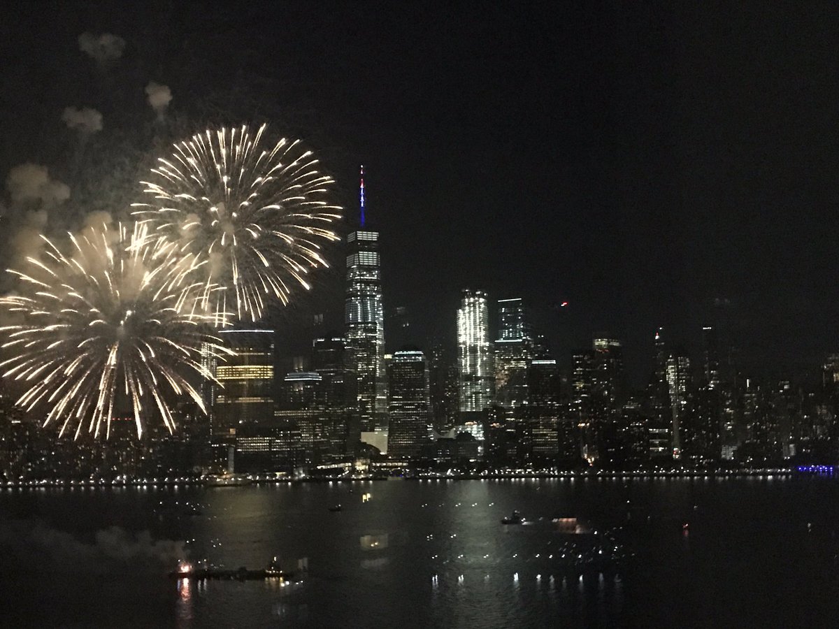 MikkelsenDorthe's tweet photo. Celebrating Independence Day in Jersey City. Freedom, Fireworks, Festival #KoolAndTheGang #JC4th https://t.co/DHAYHFDlbY