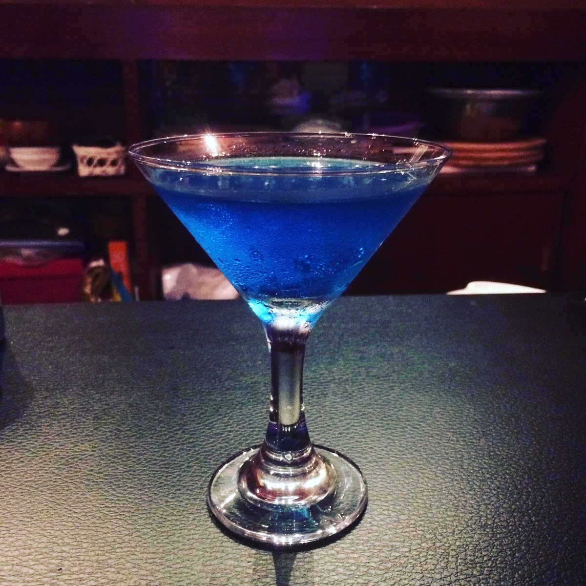 Bar Peazy בטוויטר Bols Blue マンダリンオレンジのようなフレッシュな香りと青空のような青色が特長の 夏にぴったりなリキュール キュラソー島のオレンジ果皮を蒸溜し 果皮のさわやかな香気成分を抽出してつくる Peazyではブルーを使ったカクテルが多数 Bar Peazy בטוויטר Bols Blue マンダリンオレンジのようなフレッシュな香りと青空のような青色が特長の 夏にぴったりなリキュール キュラソー島のオレンジ果皮を蒸溜し 果皮のさわやかな香気成分を抽出してつくる Peazyではブルーを使ったカクテルが多数