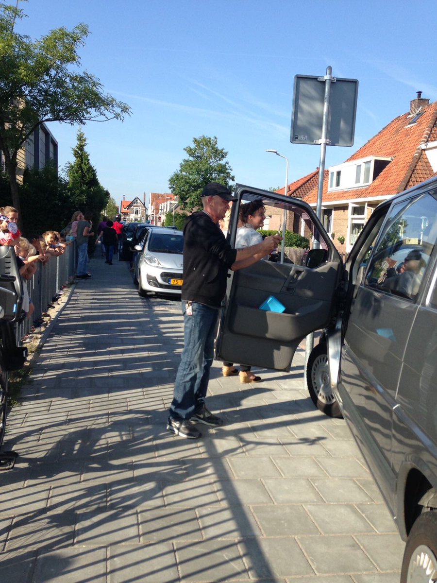 MeiObs's tweet image. De Mei zwaait de schoolreizigers uit groep 4/5 en 5/6 uit. Wat een superweer!