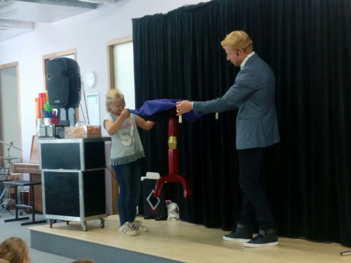 Hele leuk voorstelling; goochelen!!# steve carlin