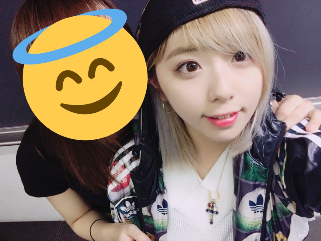 ぬーん 彡 公式 今日はキャップにパーカー ってゆうなんともボーイッシュでした 友達にラップできそうって言われたけどできません Www ぬーんが溺愛してる友達かわいいから顔隠しとくwwwwww