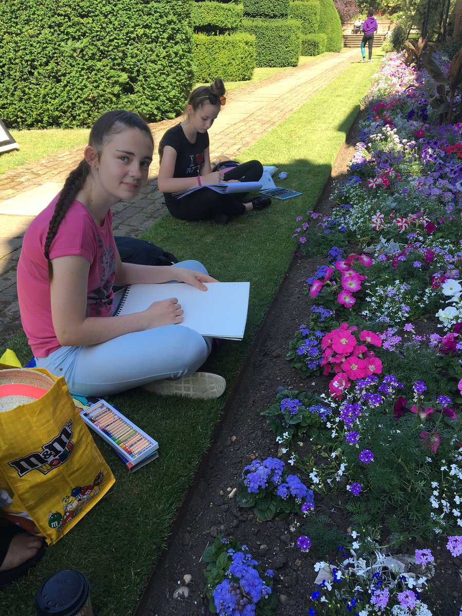 ArtWilmington's tweet photo. Wonderful weather for creating art outside at Hall Place with year 8. @WilmingtonGSG @Artsmarkaward https://t.co/36Bki18T3N