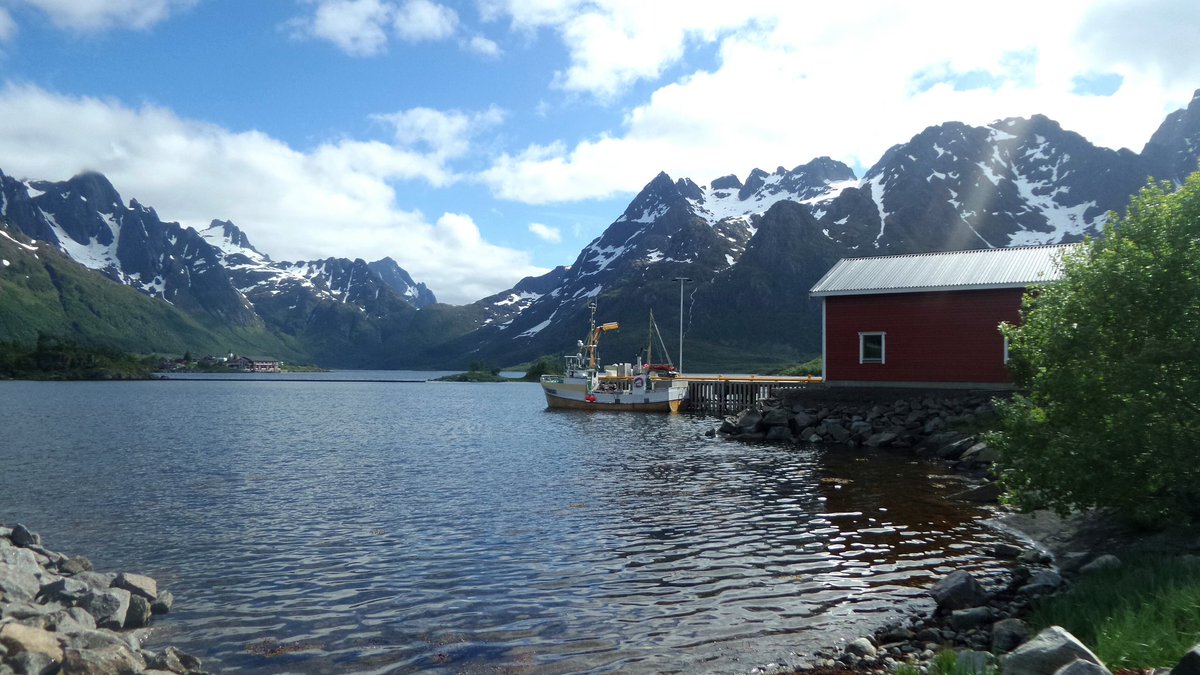 ViaggiArchCult's tweet photo. Le isole #Lofoten ci hanno ammaliato con i loro incredibili paesaggi @VisitnorwayIT #Visitnorway #Visitlofoten #Norvegia #vacanze2017 https://t.co/fhBkEEfp8r