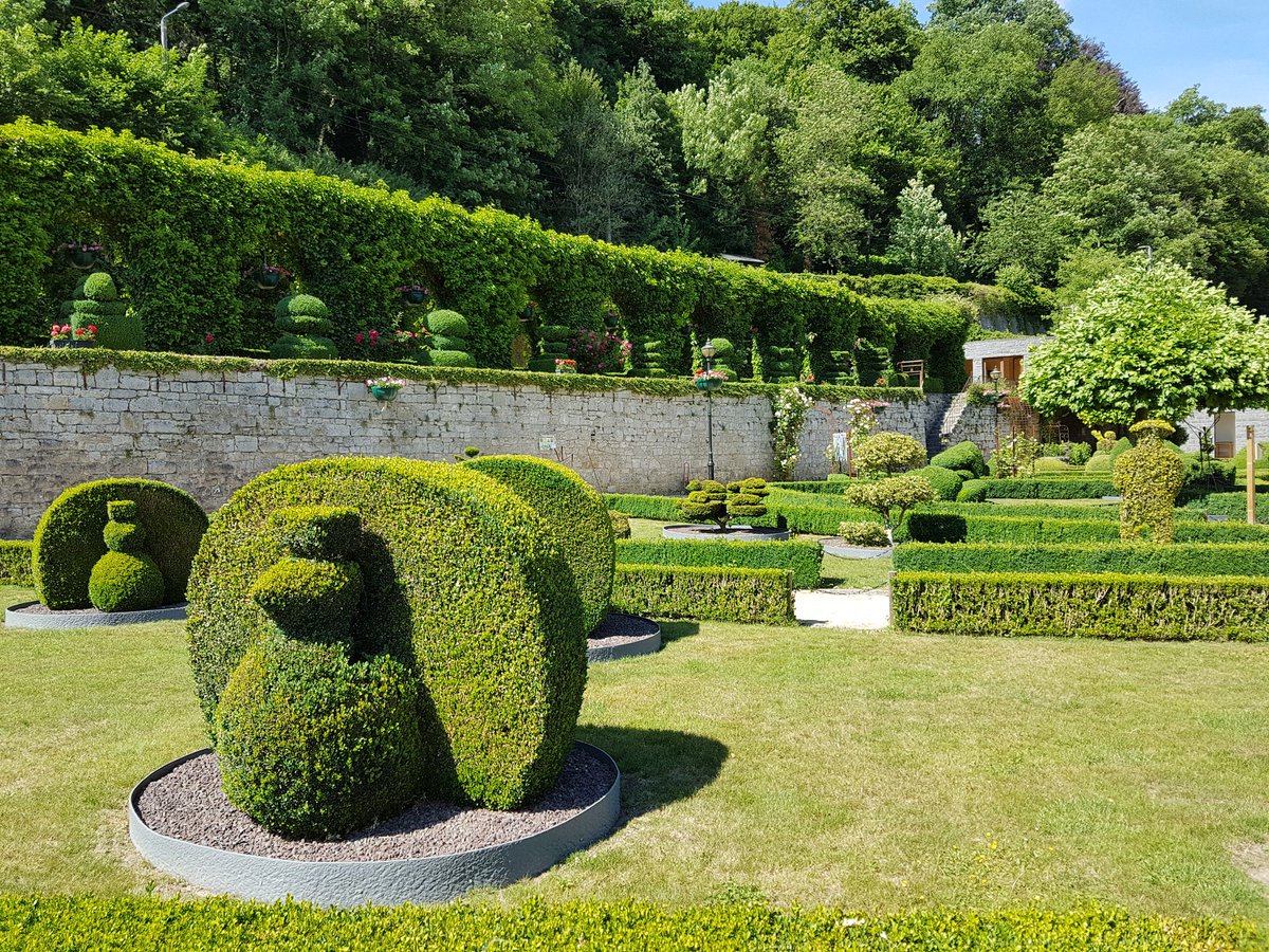 travelwecan's tweet photo. È la priva volta che vedo un parco Topiario, questo a #Durbuy è il più grande! #BelgioValloniaTurismo @Belgio_Turismo opera di #Navez https://t.co/Rw53SbOh0E