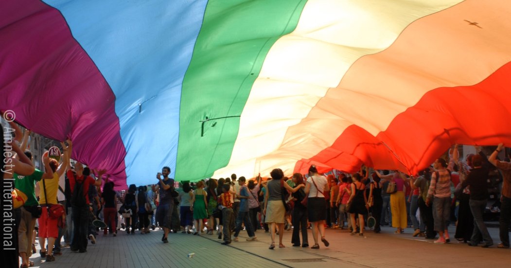 amnistiaespana's tweet photo. 26j: Estaremos en inauguración de summit #WorldPride2017: La situación actual de los derechos LGBTIQA+ en el mundo  https://t.co/nD7W2weRju https://t.co/Ng5ovhRzsR
