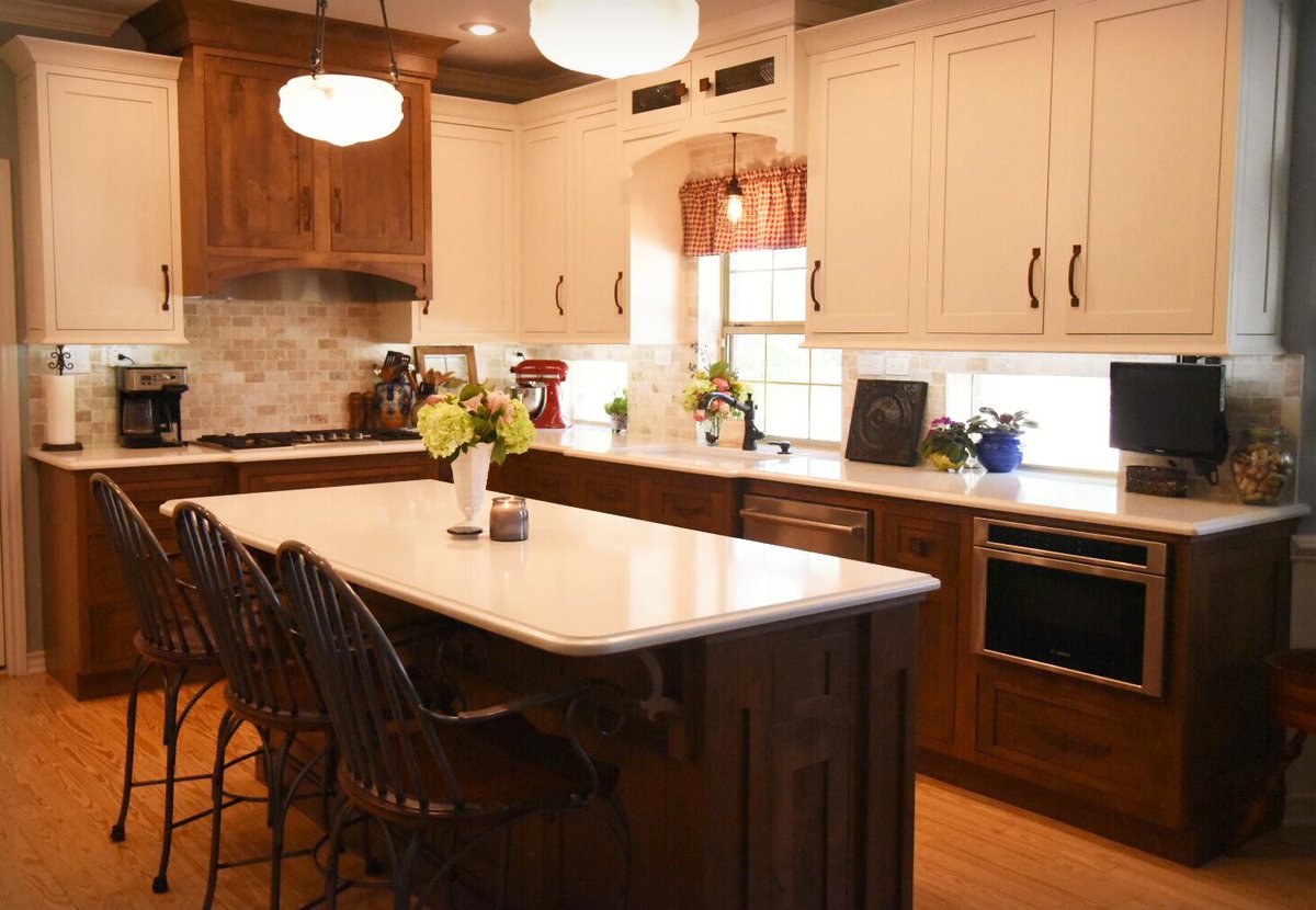 RedRiverLumber's tweet photo. Shiloh Cabinetry, @BoschAppliances, @interceramicUSA, @emtek_assaabloy, and @CalPaints are featured in this lovely local kitchen remodel! https://t.co/91tzPjZsP0