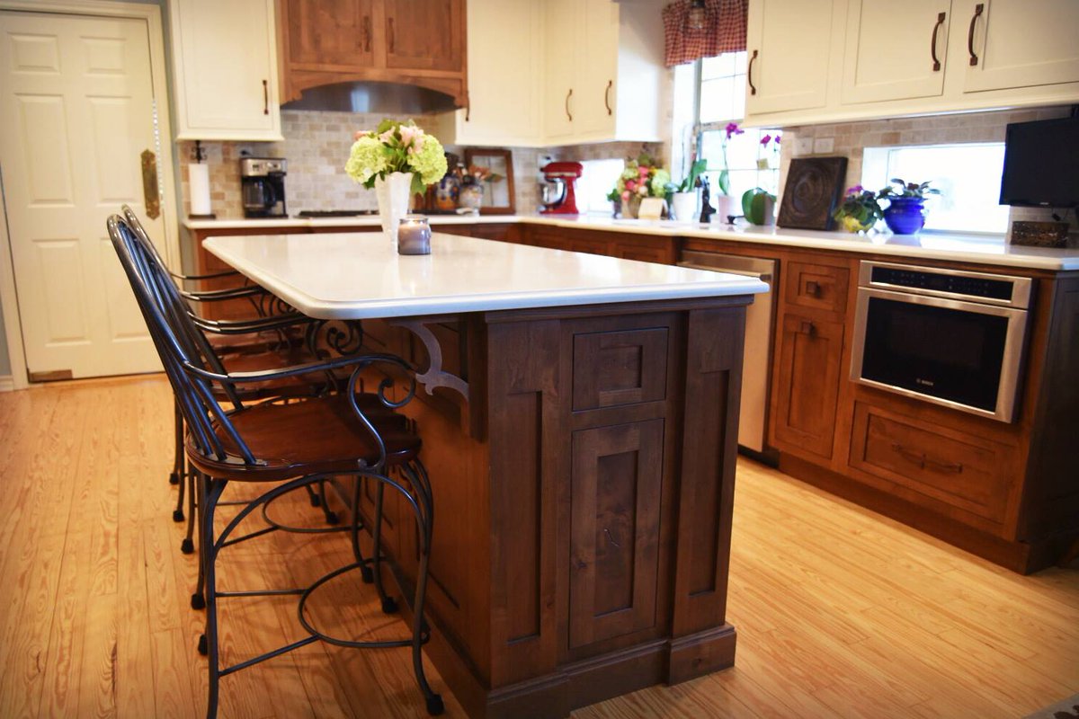 RedRiverLumber's tweet photo. Shiloh Cabinetry, @BoschAppliances, @interceramicUSA, @emtek_assaabloy, and @CalPaints are featured in this lovely local kitchen remodel! https://t.co/91tzPjZsP0
