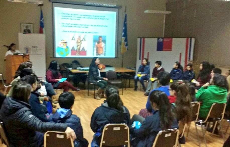 gobmagallanes's tweet photo. Entregando conceptos sobre #EquidadDeGénero a través de "desprincesamiento" en Taller #OPDprovincial #PrincesasyMás a líderes estudiantiles https://t.co/zuMkNETkKY