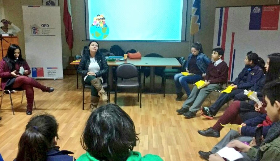 gobmagallanes's tweet photo. Entregando conceptos sobre #EquidadDeGénero a través de "desprincesamiento" en Taller #OPDprovincial #PrincesasyMás a líderes estudiantiles https://t.co/zuMkNETkKY
