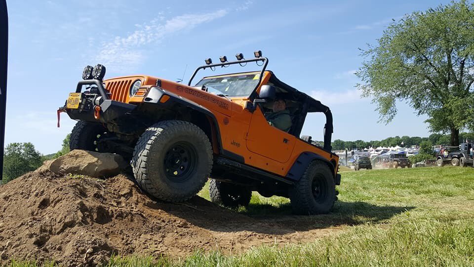 FireAndSmokeJC's tweet photo. Our member Victor and his #OrangeCrush jeep hitting the trails pretty hard at #Bantam #Jeep #BJHF https://t.co/2h1xh8NNx1