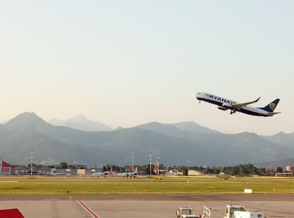 #Buonweekend #Weekend #Milanbergamoairport #flights #travel