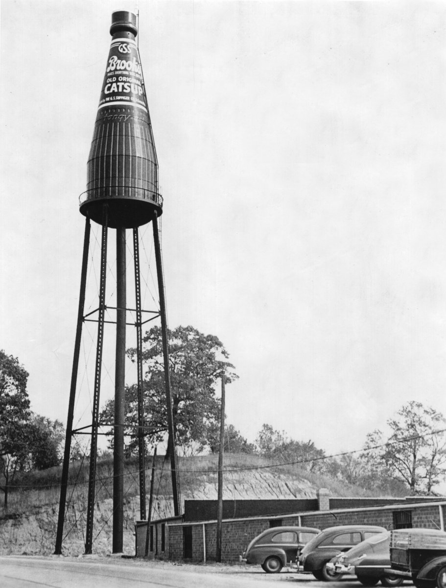 CatsupBottleSTL's tweet photo. #FlashbackFriday #LivingLarge #Collinsville #CatsupBottleFest #EnjoyIllinois #ILSouth #ILroute66 #MetroEast https://t.co/fmW0a0m4VV