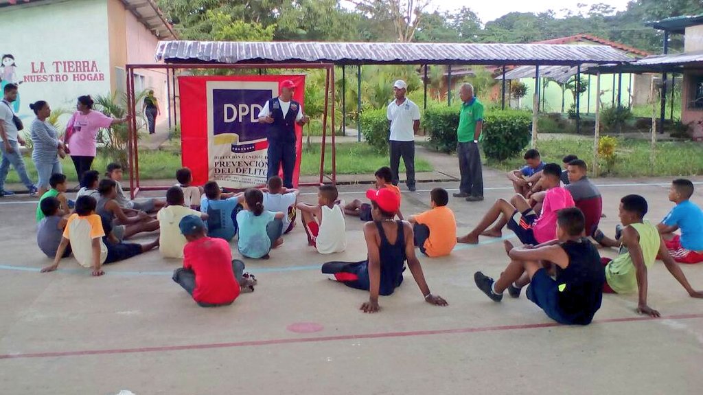 DPDDeltaAmacuro's tweet photo. #Jueves | En #Guasina .@DPDPrevencion promueve el deporte como herramienta fundamental para el fomento de la prevención integral. https://t.co/asSa6PjUWO