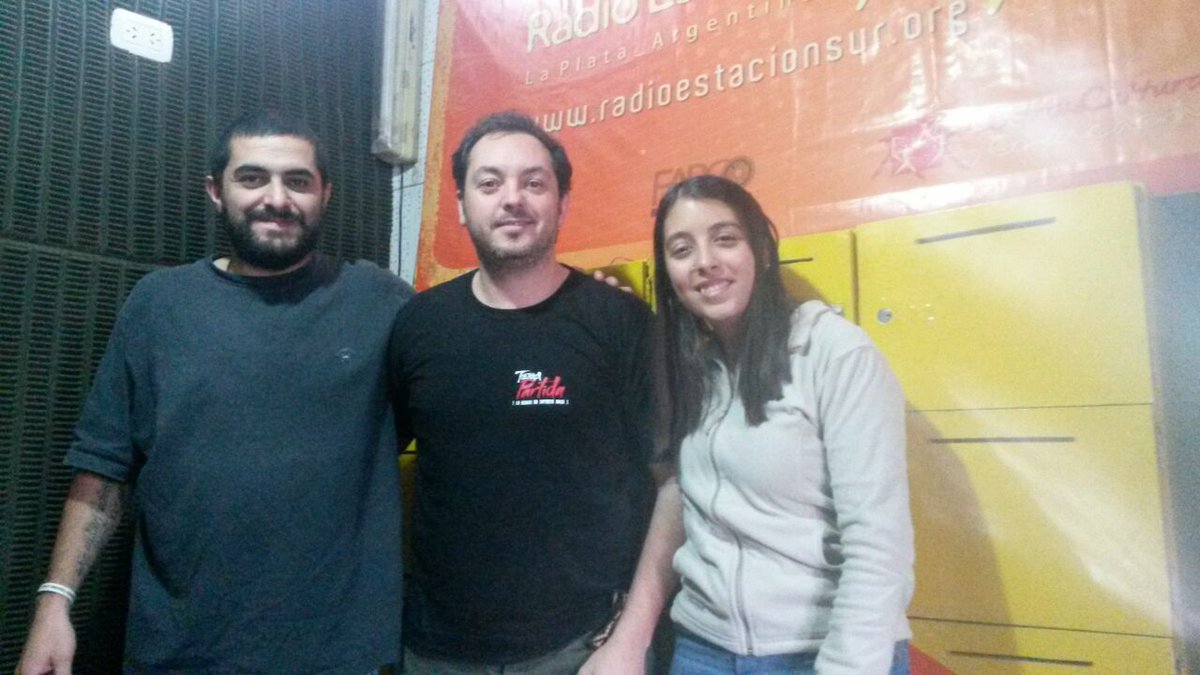 EstacionSur917's tweet photo. Agradecemos la visita de @marcosArano a #ClaseTurista y recordamos la invitación 🎭 a #TierraPartida La Carpintería Jean Jaures 858 #domingo https://t.co/FTiHZr49YE