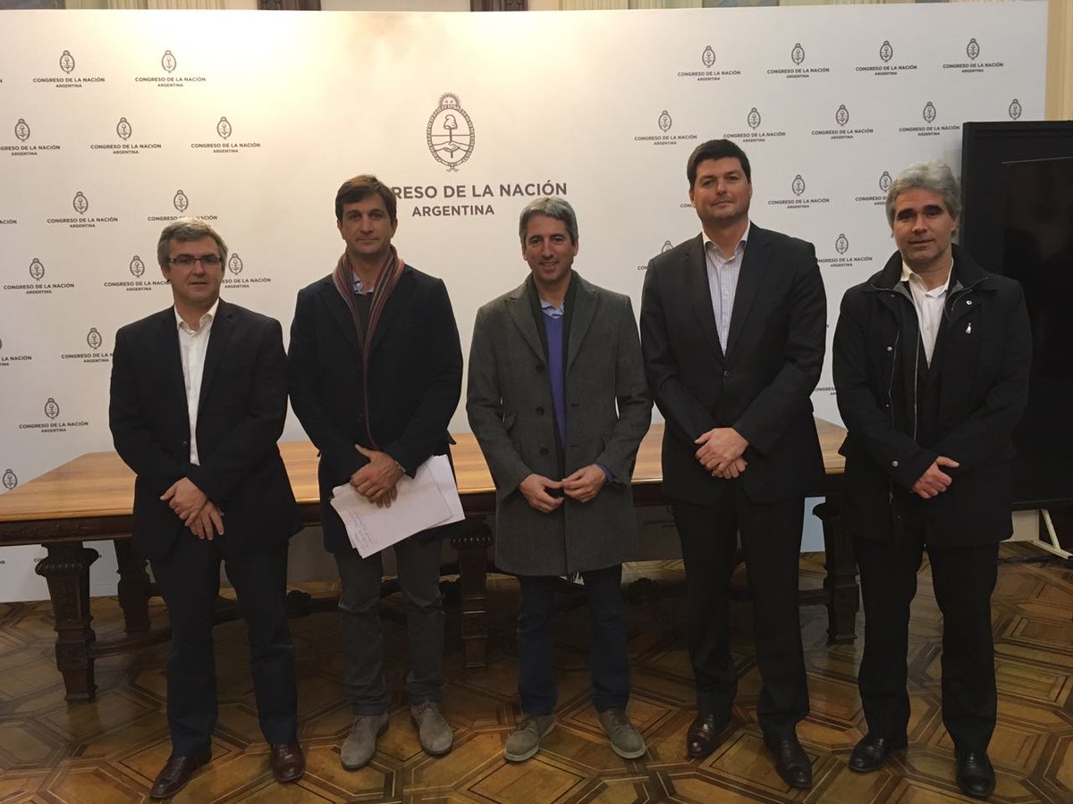 asocdepolo's tweet photo. LA AAP VISITA EL CONGRESO. 
Una comitiva de la AAP se encuentra reunida con diputados nacionales. @EduNovilloA @UrangaDelfin @CarlosMB4 https://t.co/c8vEPc8qac