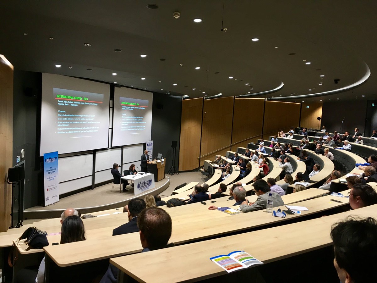 ipita2017's tweet photo. Prof Kandaswamy presenting the Igls Classification, in Plenary 7 'Monitoring Graft Function' now in L1 @__IPITA__ https://t.co/wv9Hb8tzNo