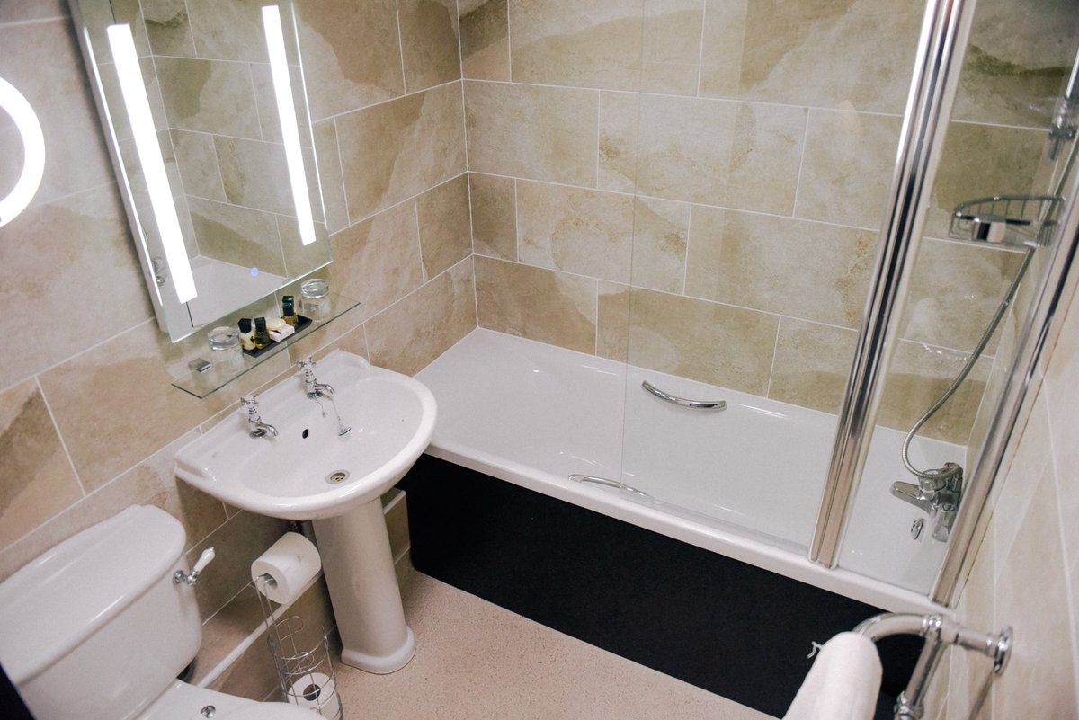 BlackBoyInn's tweet photo. Complete Bathroom Refurbishment Completed in Black Boy Inn
#Travisperkins #Grahamsplumbers #Danric #Melcrest #Afonwen https://t.co/0QRlpoHQVp