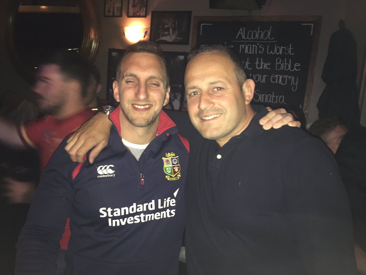 MikeScourfield4's tweet photo. Good to meet the real @BenWarburton_ https://t.co/YgDwoO9gfd